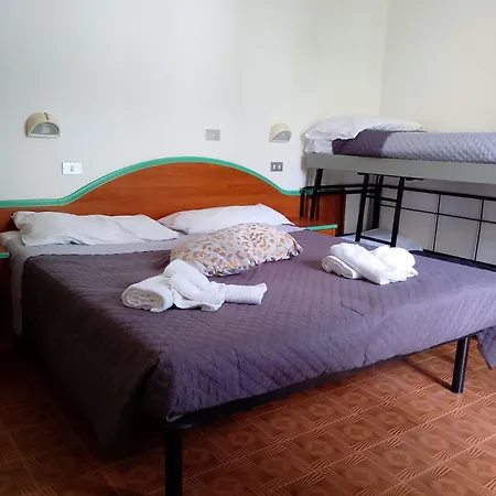 Cristina Hotel *